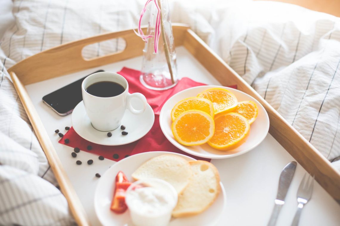 Fresh & Romantic Morning Breakfast in Bed